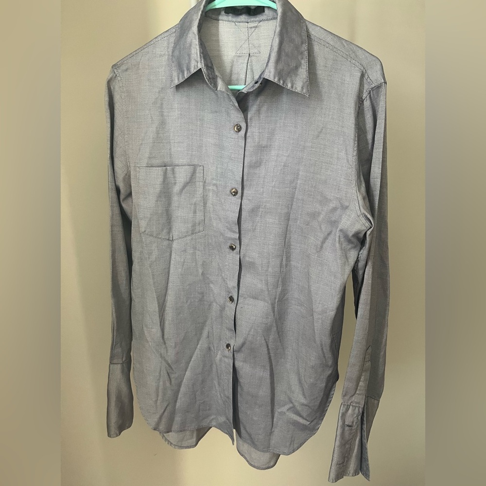 Jenni Kayne textured button up shirt. Size M